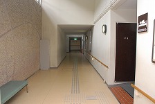 ①廊下